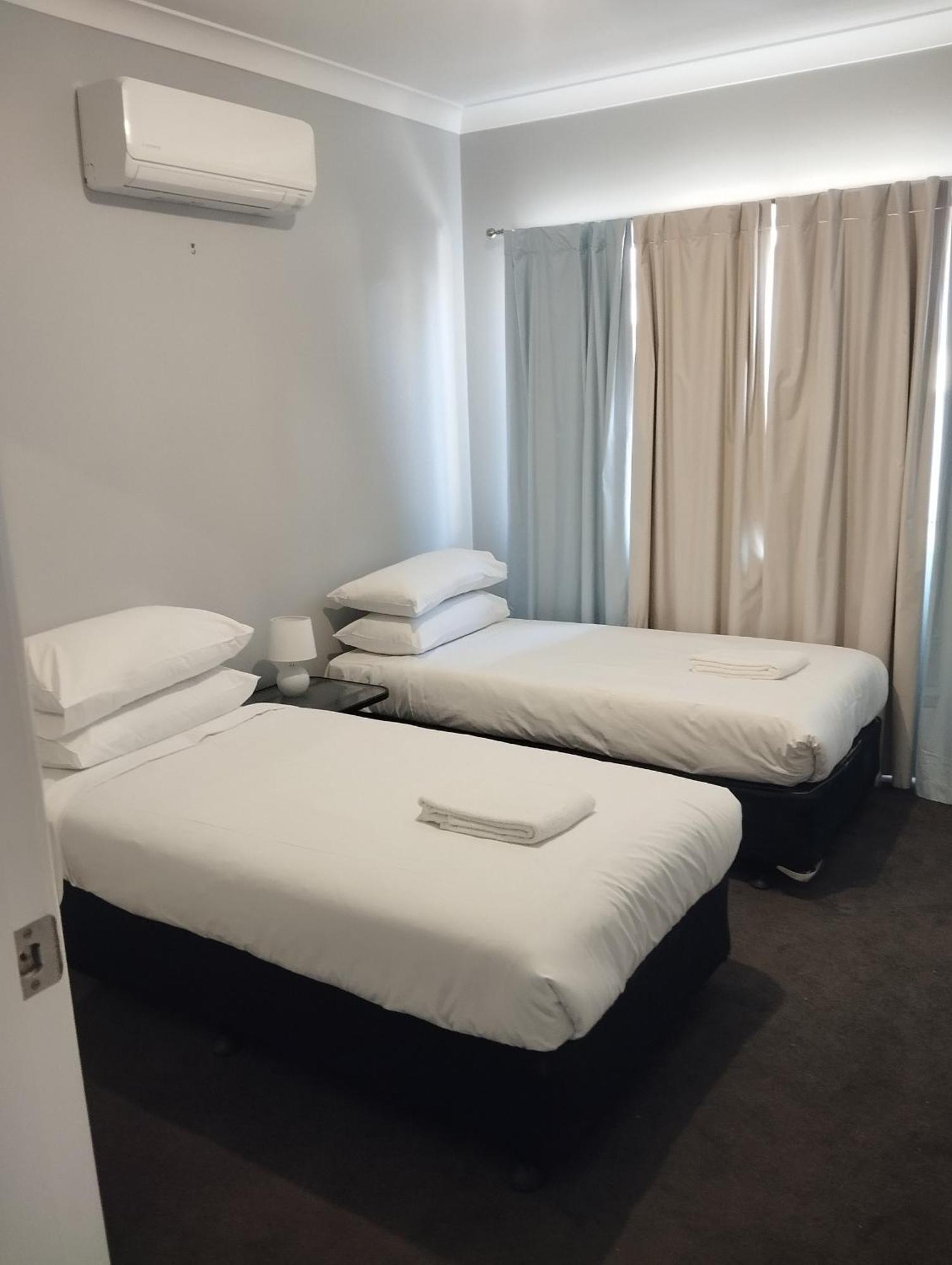 Across Country Motor Inn Даббо Экстерьер фото